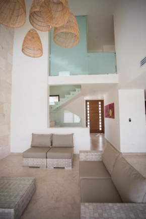 Ocean view 4 BR house- Beach, Private pool & jacuzzi